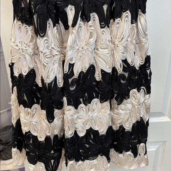 NWT Neiman Marcus Black and White Floral Dress - Picture 4 of 8